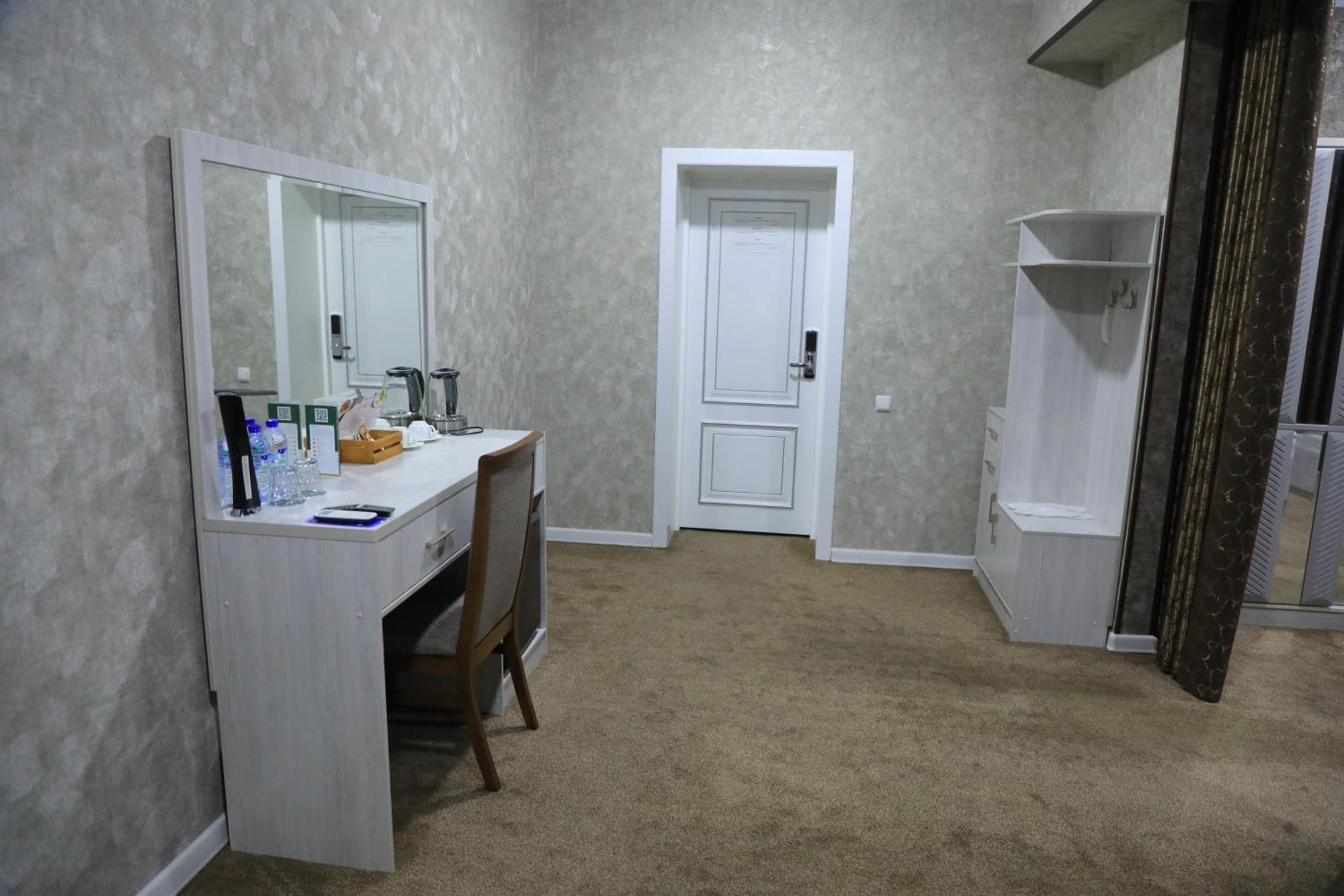 Hobiz Hotel ナボイ エクステリア 写真